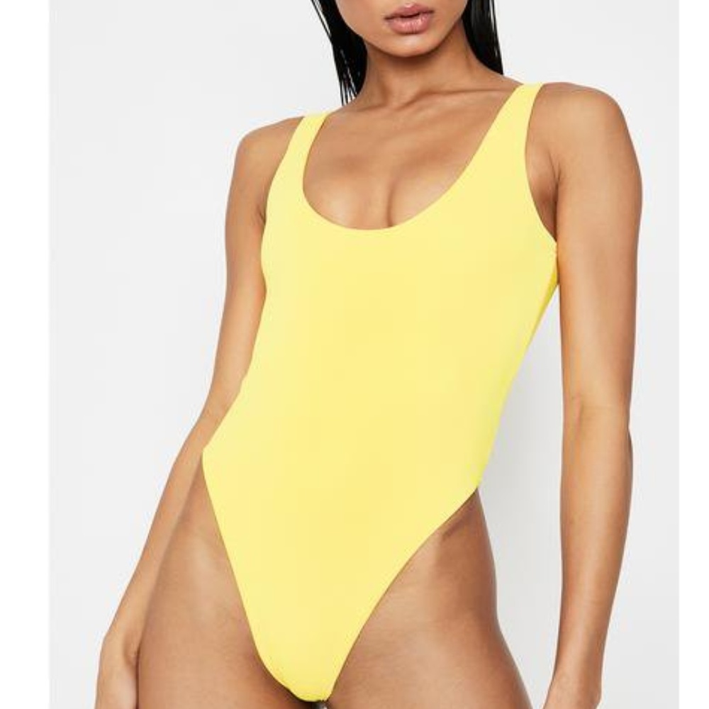 Idolize me one piece (Yellow)